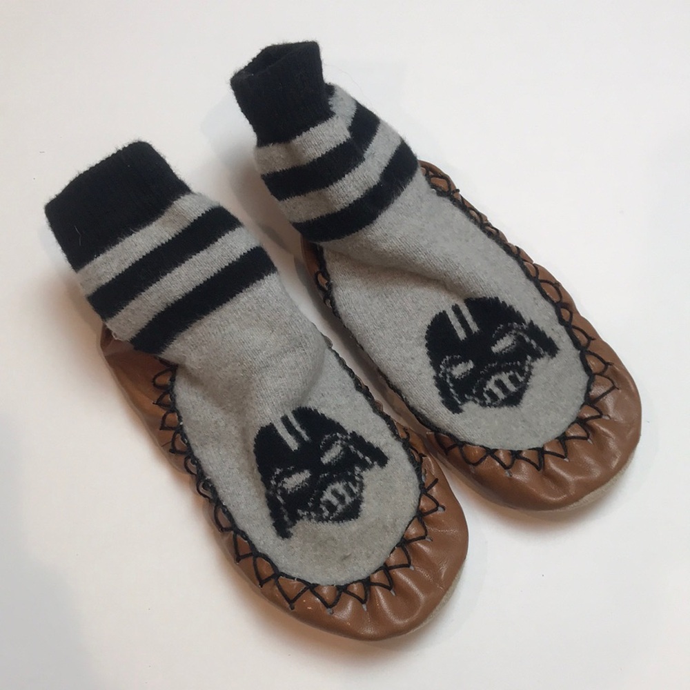 Hanna Andersson Darth Vader Slippers (size 10-12)